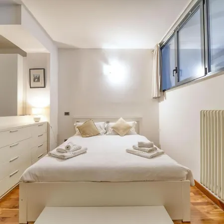 Romantic Getaway On Como! Private Box, Wifi 코모