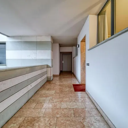 Lejlighed Romantic Getaway On Como! Private Box, Wifi