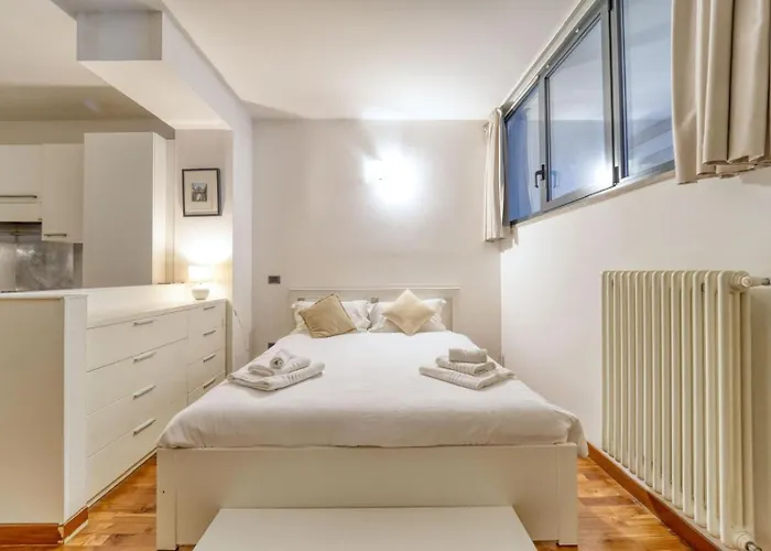 Romantic Getaway On Como! Private Box, Wifi 코모