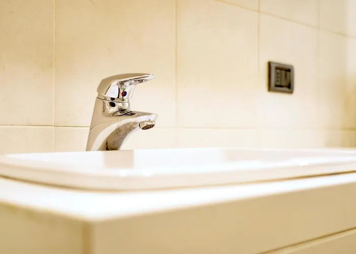 Romantic Getaway On Como! Private Box, Wifi 아파트 코모