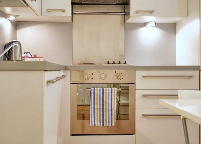 Romantic Getaway On Como! Private Box, Wifi 코모