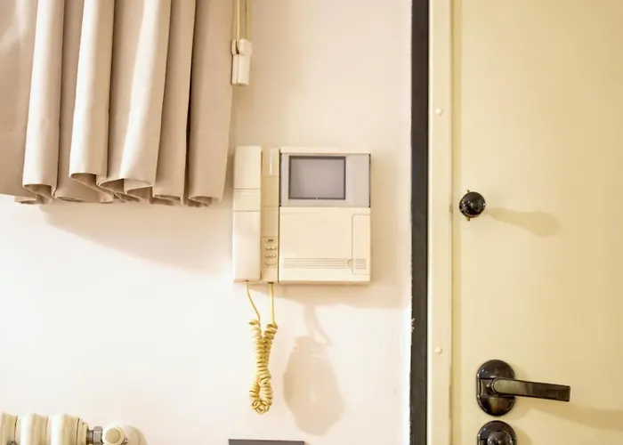 Romantic Getaway On Como! Private Box, Wifi 아파트