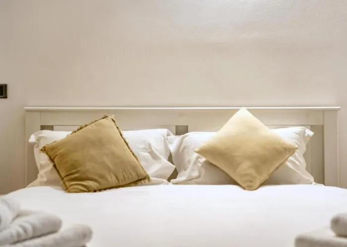 Romantic Getaway On Como! Private Box, Wifi 코모