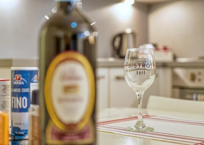 Romantic Getaway On Como! Private Box, Wifi 아파트