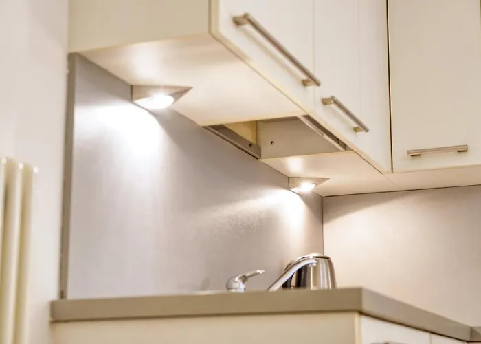 Romantic Getaway On Como! Private Box, Wifi * 코모