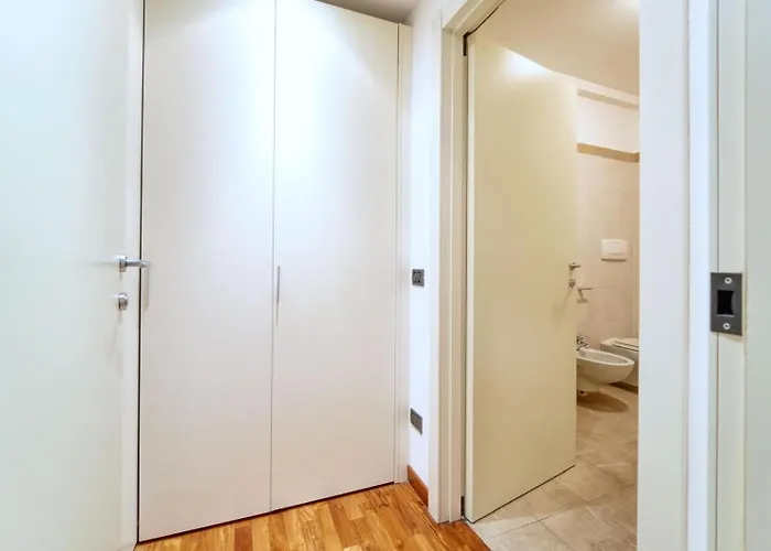 아파트 Romantic Getaway On Como! Private Box, Wifi 코모